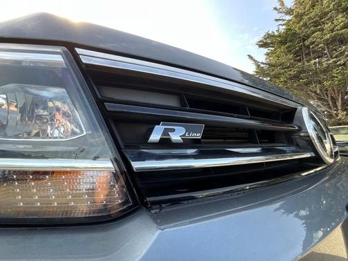 2020 Volkswagen Tiguan 2.0T SE R-Line Black