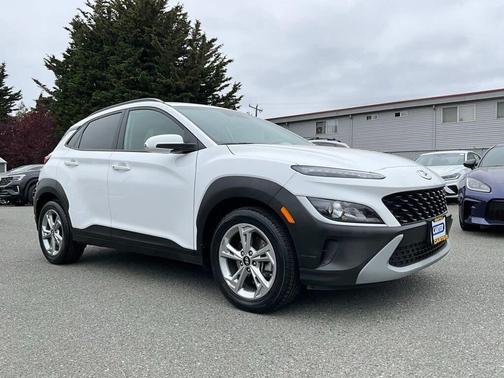 Lunar White 2023 Hyundai KONA SEL