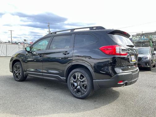 Crystal Black Silica 2026 Subaru Ascent Onyx Edition Touring