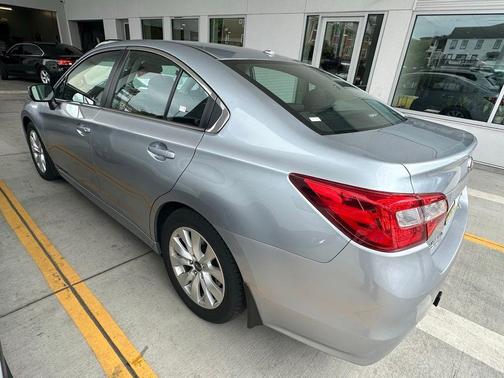Ice Silver Metallic 2015 Subaru Legacy 2.5i Premium