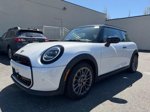 White Metallic 2025 MINI Hardtop