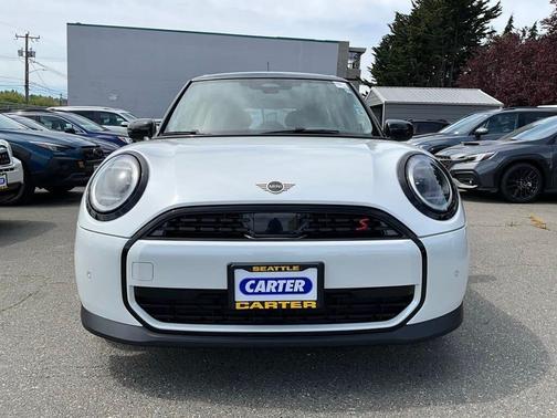 White Metallic 2025 MINI Hardtop SIGNATURE PLUS