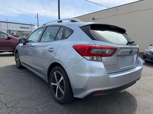 Ice Silver Metallic 2023 Subaru Impreza Premium