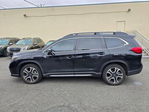 Crystal Black Silica 2023 Subaru Ascent Limited 7-Passenger