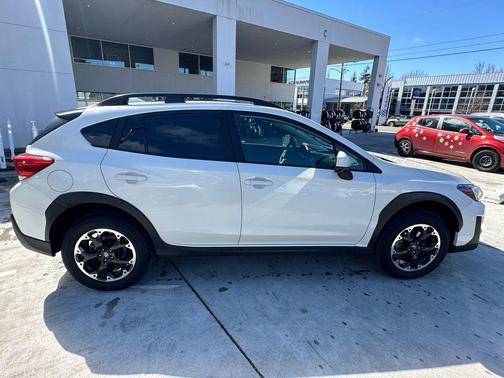 Crystal White Pearl 2021 Subaru Crosstrek Premium
