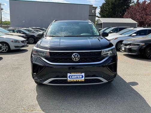 Deep Black Pearl Effect 2022 Volkswagen Taos 1.5T SE