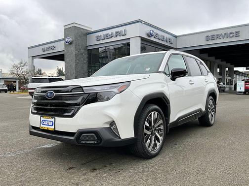 Crystal White Pearl 2025 Subaru Forester Touring