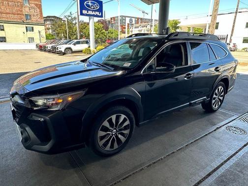 Crystal Black Silica 2024 Subaru Outback Limited