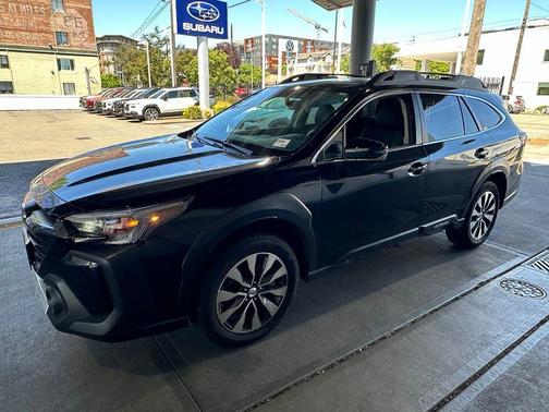 Crystal Black Silica 2024 Subaru Outback Limited