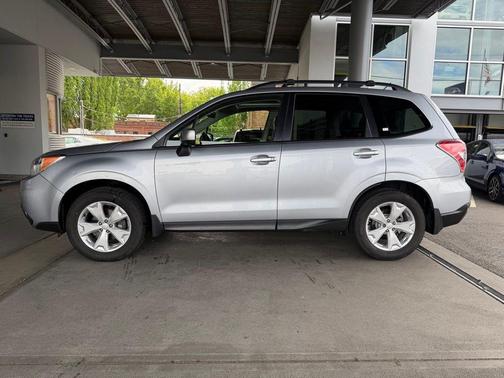 Ice Silver Metallic 2015 Subaru Forester 2.5i Premium