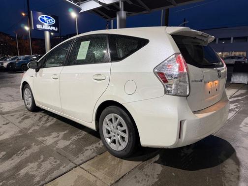 2014 Toyota Prius v Two