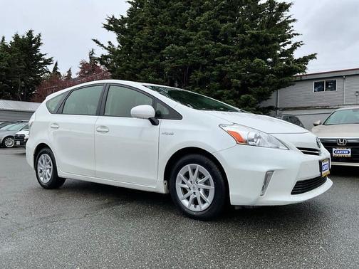 2014 Toyota Prius v Two