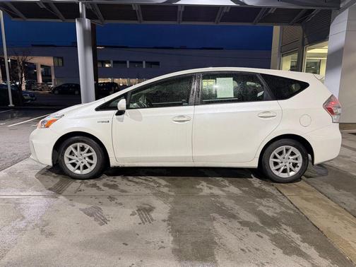 2014 Toyota Prius v Two