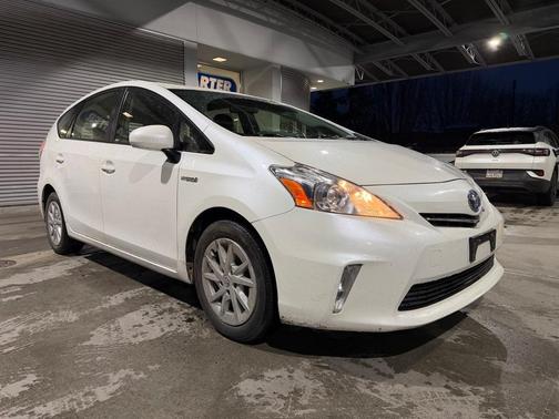 2014 Toyota Prius v Two