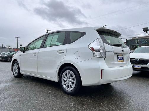 2014 Toyota Prius v Two
