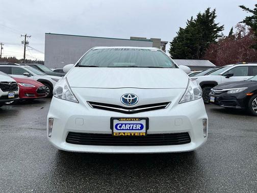 2014 Toyota Prius v Two
