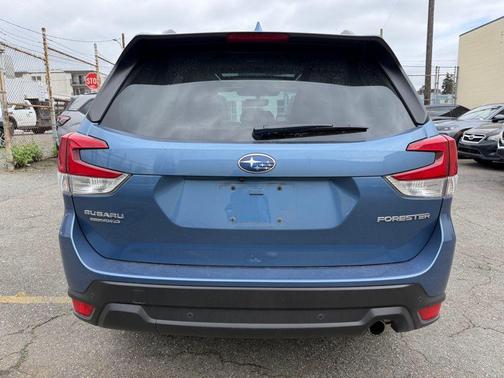 Horizon Blue Pearl 2023 Subaru Forester Limited