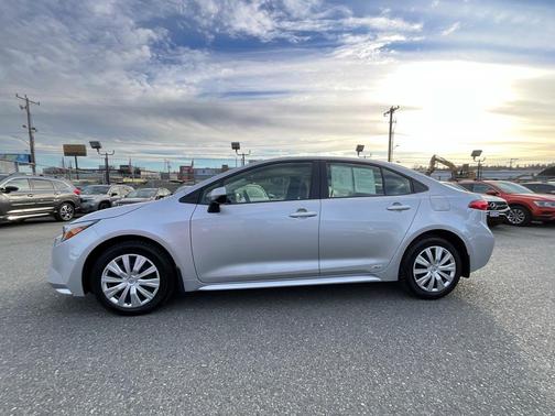 2024 Toyota Corolla Hybrid LE