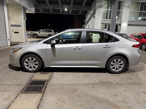 2024 Toyota Corolla Hybrid LE