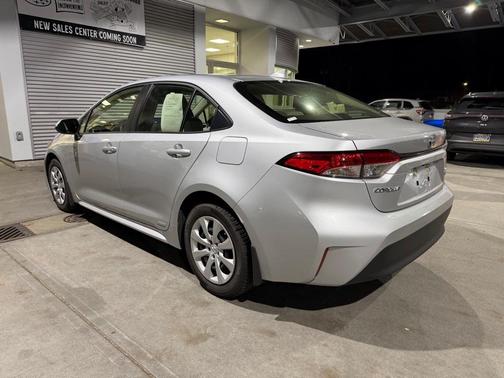 2024 Toyota Corolla Hybrid LE