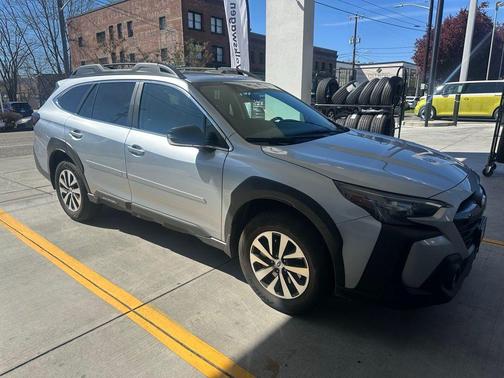 Ice Silver Metallic 2025 Subaru Outback Premium