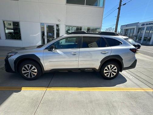 Ice Silver Metallic 2025 Subaru Outback Premium
