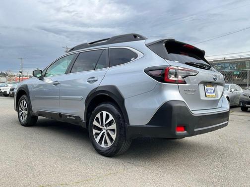 Ice Silver Metallic 2025 Subaru Outback Premium