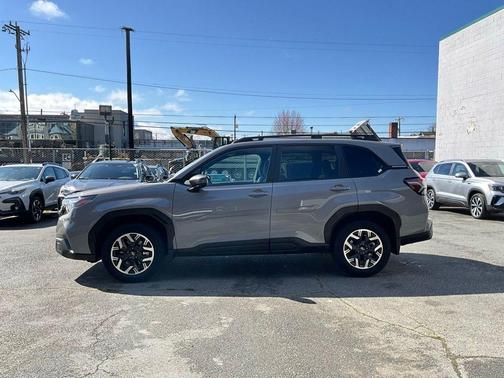 Riverrock Green 2025 Subaru Forester Premium