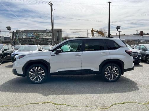 Crystal White Pearl 2026 Subaru Forester Touring