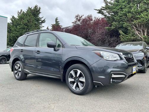 Dark Gray Metallic 2017 Subaru Forester 2.5i Limited