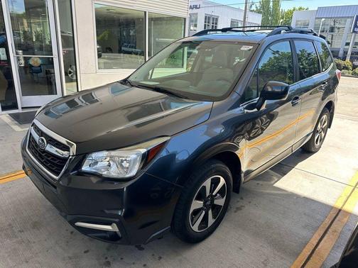 Dark Gray Metallic 2017 Subaru Forester 2.5i Limited
