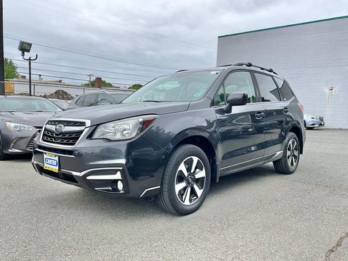 Dark Gray Metallic 2017 Subaru Forester 2.5i Limited