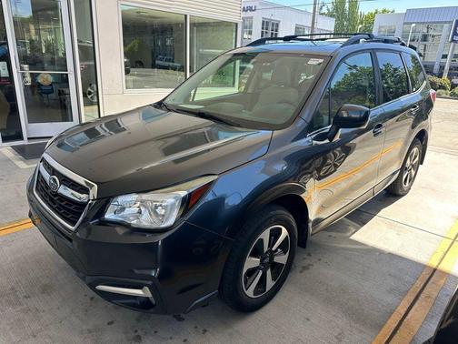 Dark Gray Metallic 2017 Subaru Forester 2.5i Limited