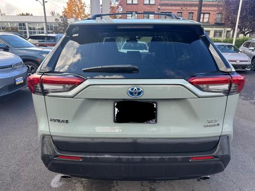 2022 Toyota RAV4 Hybrid XLE Premium