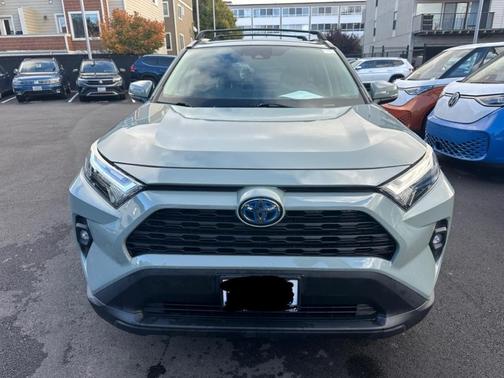 2022 Toyota RAV4 Hybrid XLE Premium