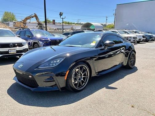 Raven Black 2023 Toyota GR86 Premium