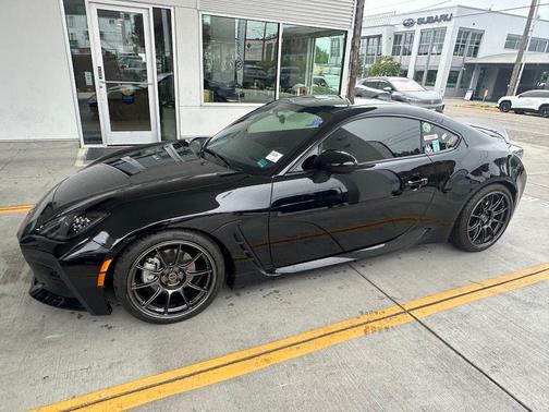 Raven Black 2023 Toyota GR86 Premium