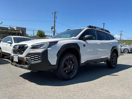 Crystal White Pearl 2025 Subaru Outback Wilderness