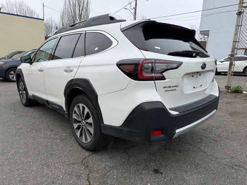 2024 Subaru Outback Touring XT