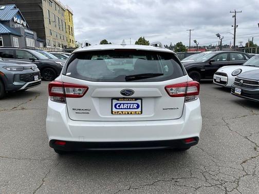 Crystal White Pearl 2019 Subaru Impreza 2.0i Premium