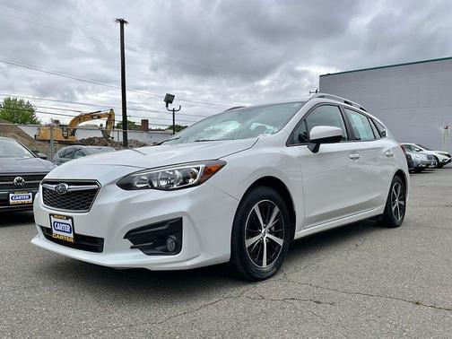 Crystal White Pearl 2019 Subaru Impreza 2.0i Premium