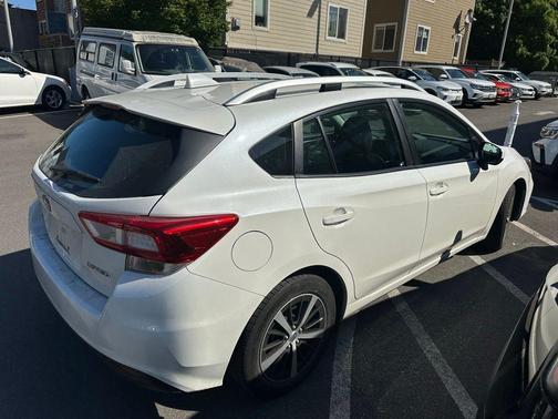 Crystal White Pearl 2019 Subaru Impreza 2.0i Premium