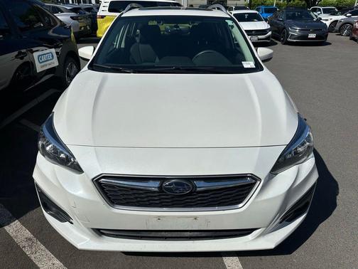 Crystal White Pearl 2019 Subaru Impreza 2.0i Premium