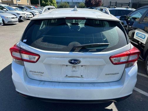 Crystal White Pearl 2019 Subaru Impreza 2.0i Premium