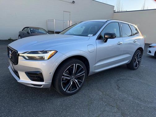 2021 Volvo XC60 Recharge Plug-In Hybrid T8 R-Design