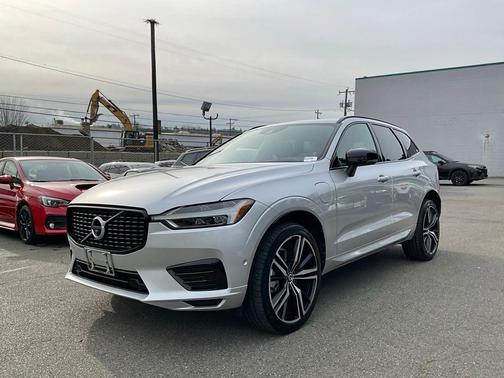 2021 Volvo XC60 Recharge Plug-In Hybrid T8 R-Design