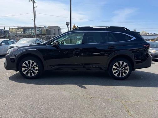 Crystal Black Silica 2023 Subaru Outback Limited XT