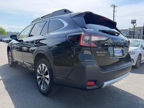 Crystal Black Silica 2023 Subaru Outback Limited XT