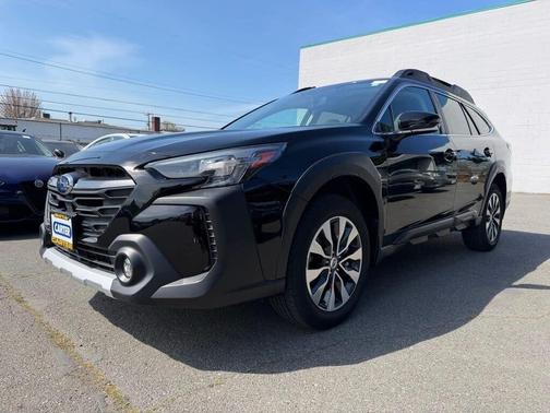 Crystal Black Silica 2023 Subaru Outback Limited XT