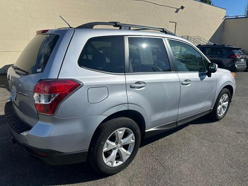 Ice Silver Metallic 2015 Subaru Forester 2.5i Premium